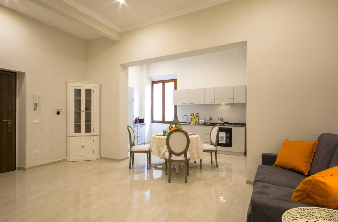 Iris Apartments By Mmega Floransa Dış mekan fotoğraf