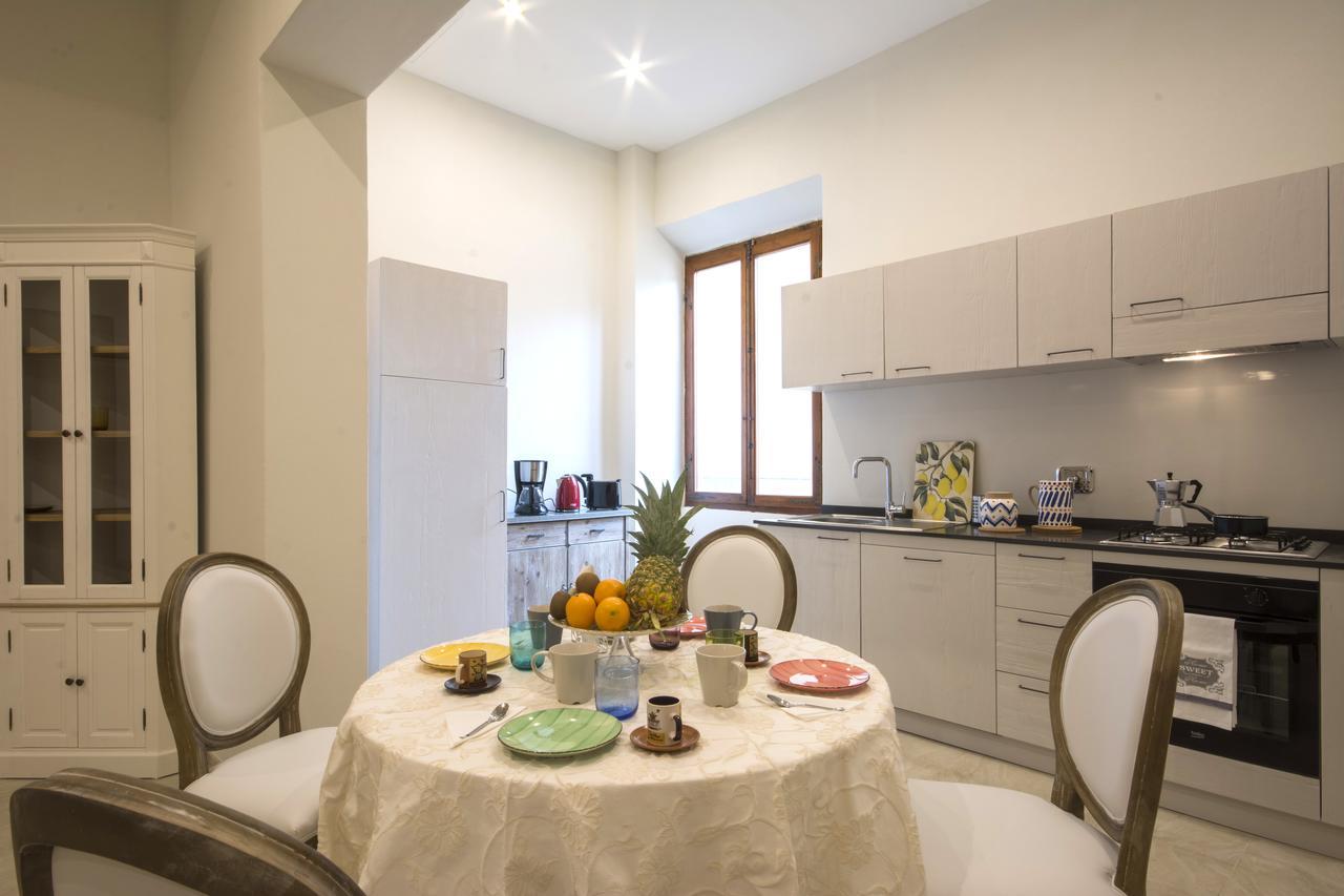 Iris Apartments By Mmega Floransa Dış mekan fotoğraf
