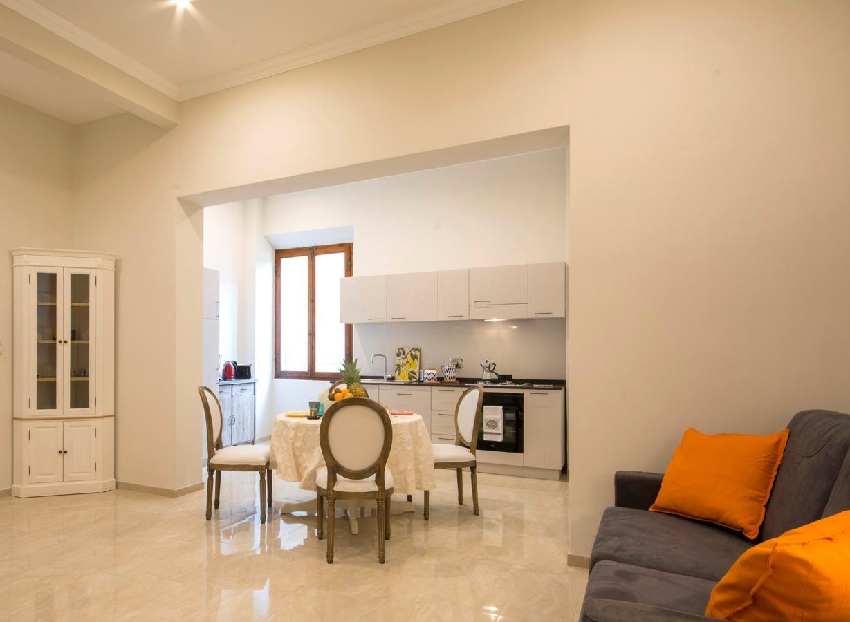Iris Apartments By Mmega Floransa Dış mekan fotoğraf